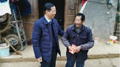 【瑟瑟冬日，暖暖溫情】雅大“春節(jié)走訪慰問(wèn)職工”大愛(ài)情深