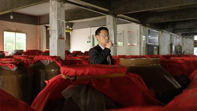 正在用白酒蒸餾設(shè)備釀酒的您，想成為品酒師嗎？