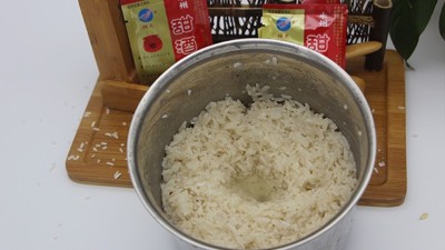 別再花錢買甜酒了，釀酒師傅透露，記住這幾點(diǎn)保證酒香濃郁