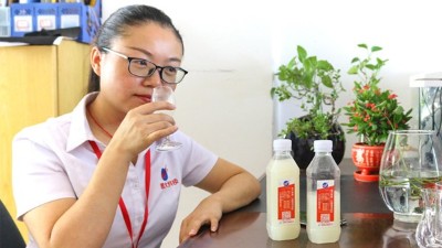 在雅大白酒蒸餾設(shè)備品酒師眼中，好酒一條線被稱為好酒的標(biāo)準(zhǔn)！