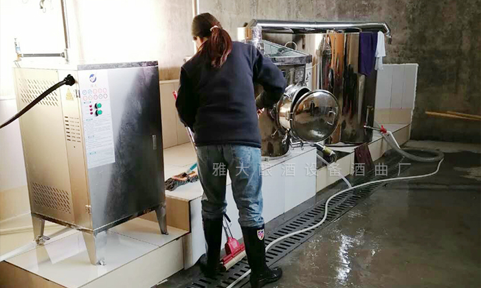 固態(tài)白酒釀酒設(shè)備蒸完酒后要清潔干凈