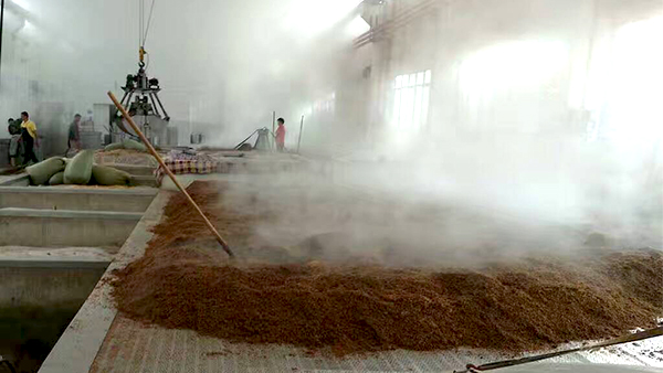 用白酒釀酒設(shè)備蒸酒，起窖全流程您清楚嗎？