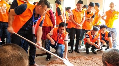 我應(yīng)該先學(xué)釀酒知識(shí)還是先買白酒蒸餾設(shè)備？