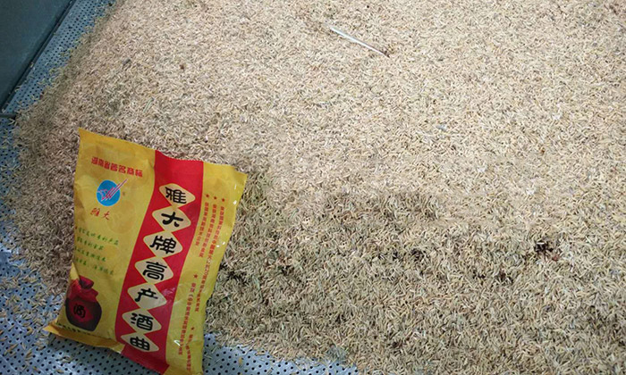 9.1用加輔料工藝釀造高粱酒，高粱釀酒技術