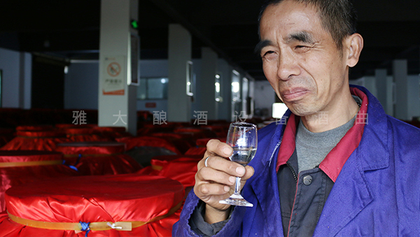 用小型燒酒設(shè)備釀的白酒上頭，揪出這一物還你健康美酒？