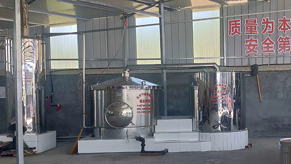 秋冬釀酒旺季，怎樣選擇1套適合自己的白酒釀酒設(shè)備？