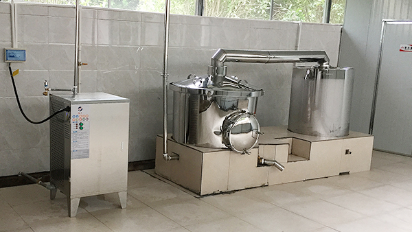 用電加熱釀酒設(shè)備做固態(tài)酒，怎樣做好場地衛(wèi)生？