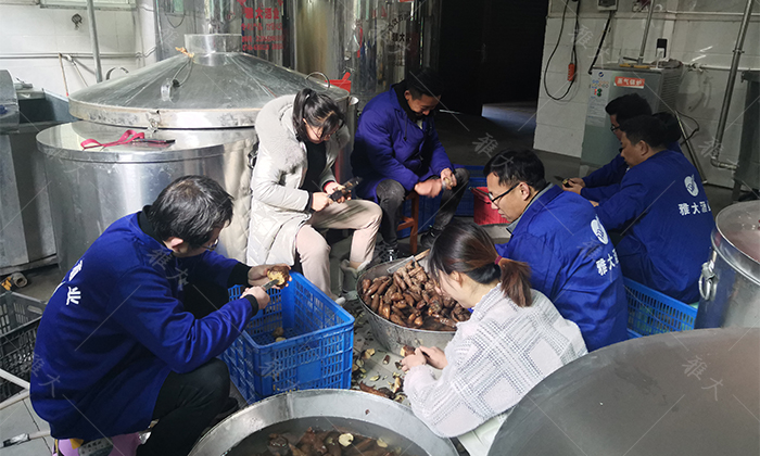 2挑選，去除壞果-爛果