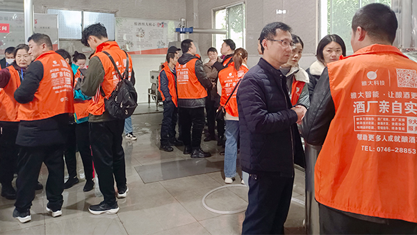 為什么那么多人選擇年后來雅大釀酒設(shè)備廠家考察？