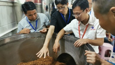 用純糧釀酒設(shè)備蒸固態(tài)酒老塌氣怎么辦？3招幫您解決！