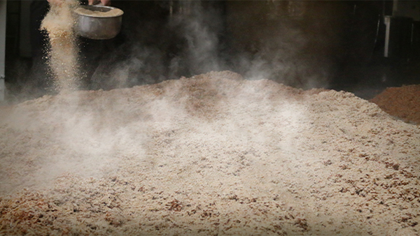 “多曲≠多酒”——冬季釀酒用曲的科學配比與常見誤區(qū)