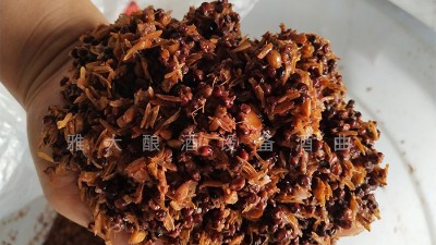 用白酒蒸餾設(shè)備做固態(tài)酒升溫猛？只需發(fā)酵時(shí)加上它。