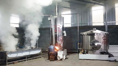 大酒廠在選擇大型釀酒設(shè)備時(shí)要注意什么？怎樣避坑？