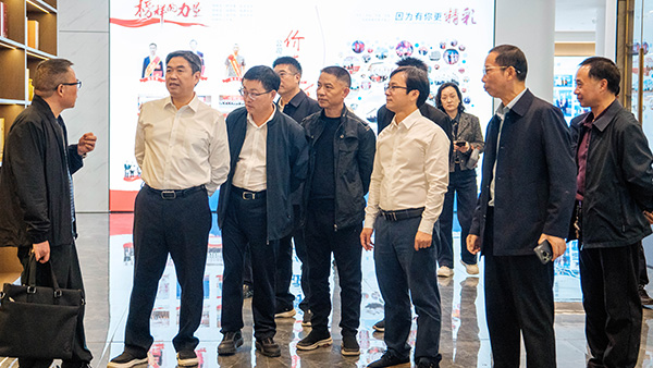 強(qiáng)職能·優(yōu)服務(wù)·促提升 | 市人大黨組成員、副主任提名人選李天明率隊(duì)赴雅大調(diào)研