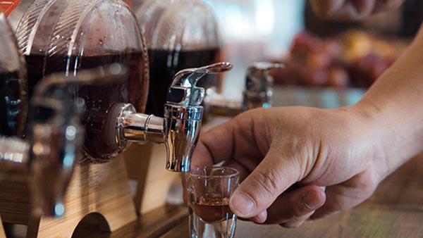 用小型酒廠釀酒設備釀的低度酒不如高度酒？