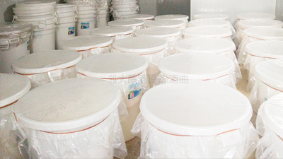 春季小型烤酒設(shè)備釀白酒 選對容器發(fā)酵口感會更好