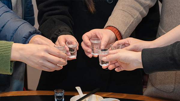 過年聚會，在酒桌上你們喜歡喝高度酒還是低度酒？